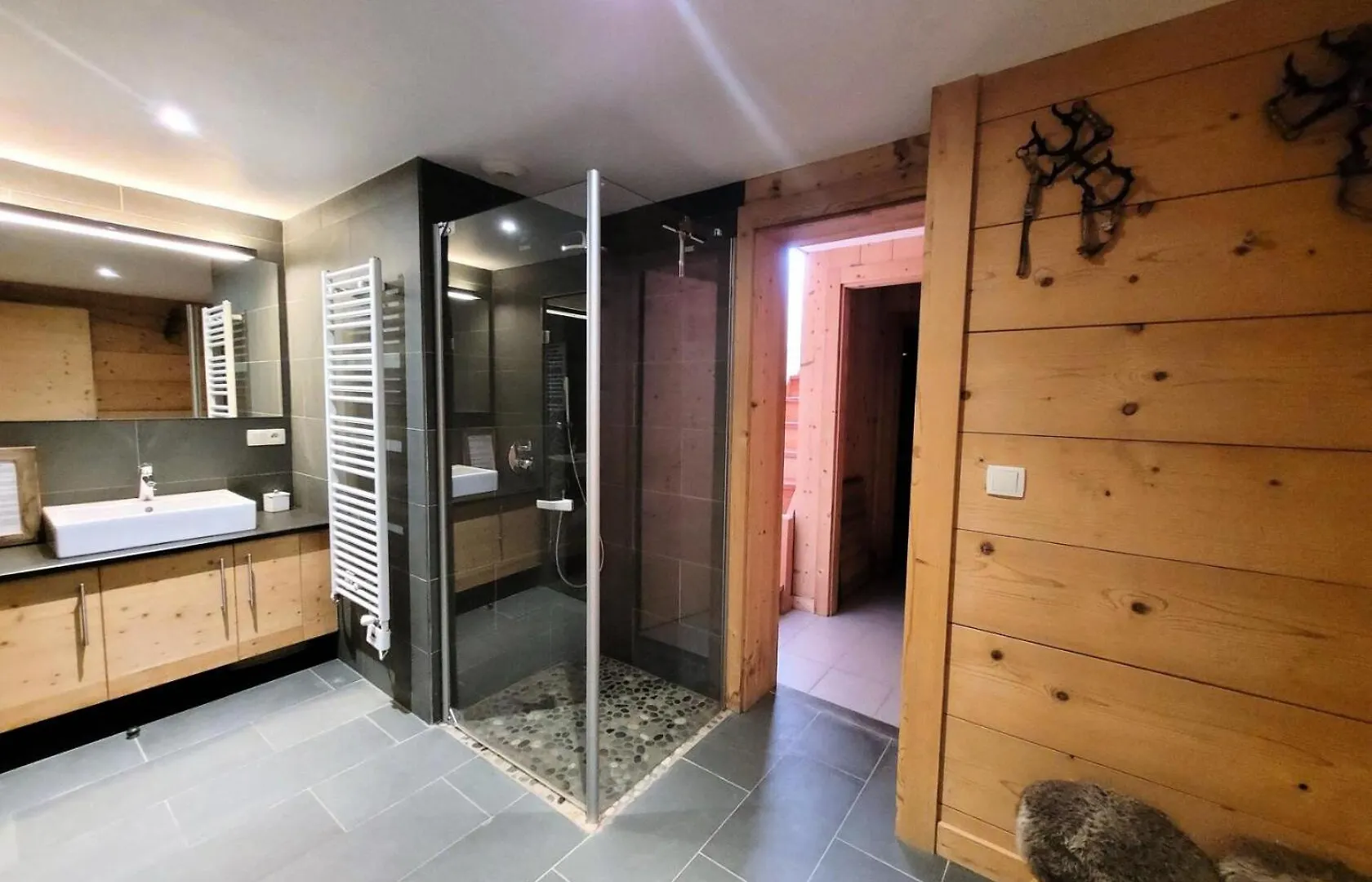 Chalet Les Sauvageons - Grand Luxe Au Coeur Des Gets, Avec Piscine & Hammam Mae-2431