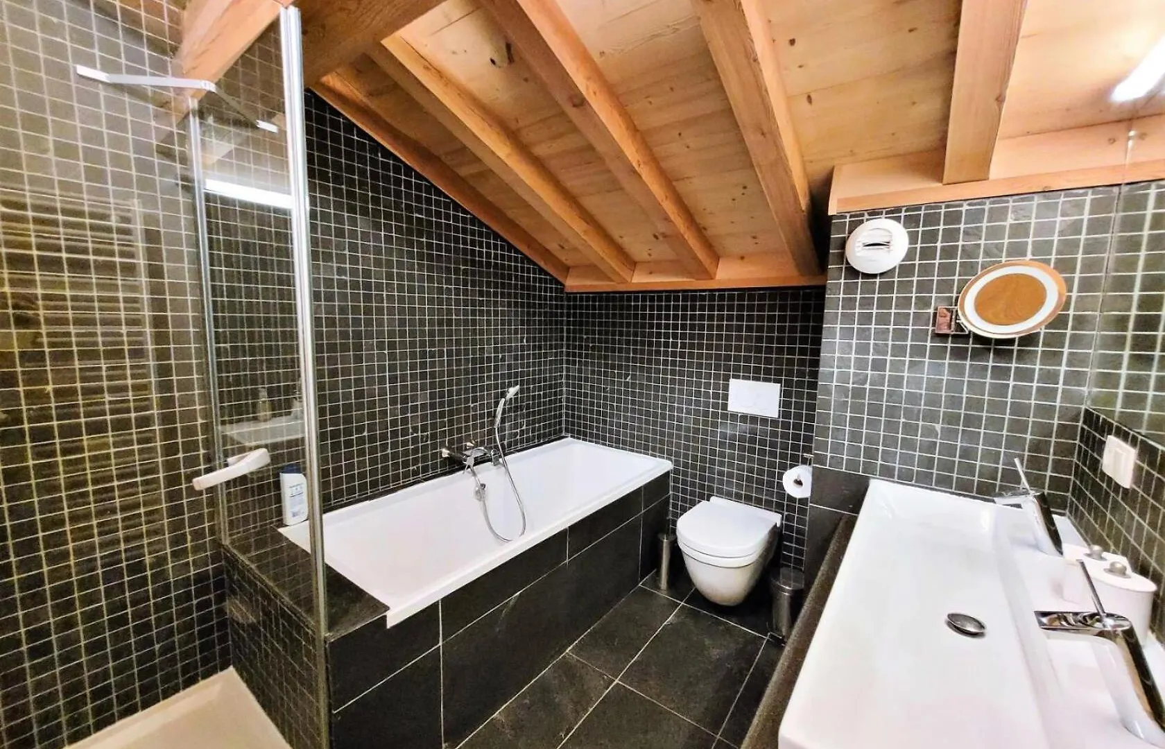 Chalet Les Sauvageons - Grand Luxe Au Coeur Des Gets, Avec Piscine & Hammam Mae-2431  Les Gets